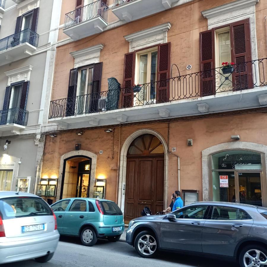 Dante Alighieri House Apartment Бари Екстериор снимка